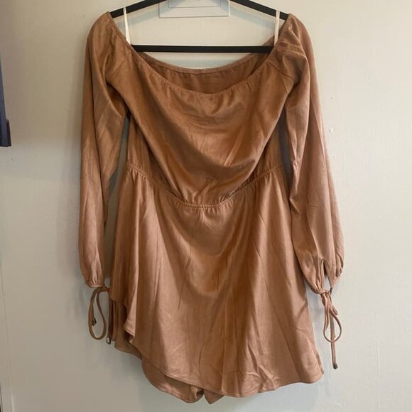Sabo Luxe NWT Aliya Overlay Playsuit Romper Off the Shoulder Faux Suede Large - Picture 3 of 8